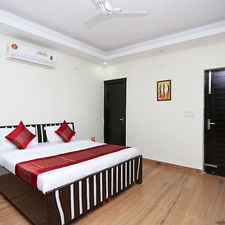 OYO 11090 Maira Homes Faridabad Exterior foto