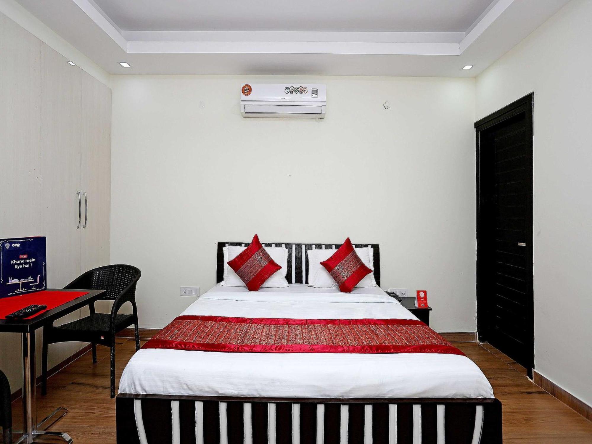 OYO 11090 Maira Homes Faridabad Exterior foto