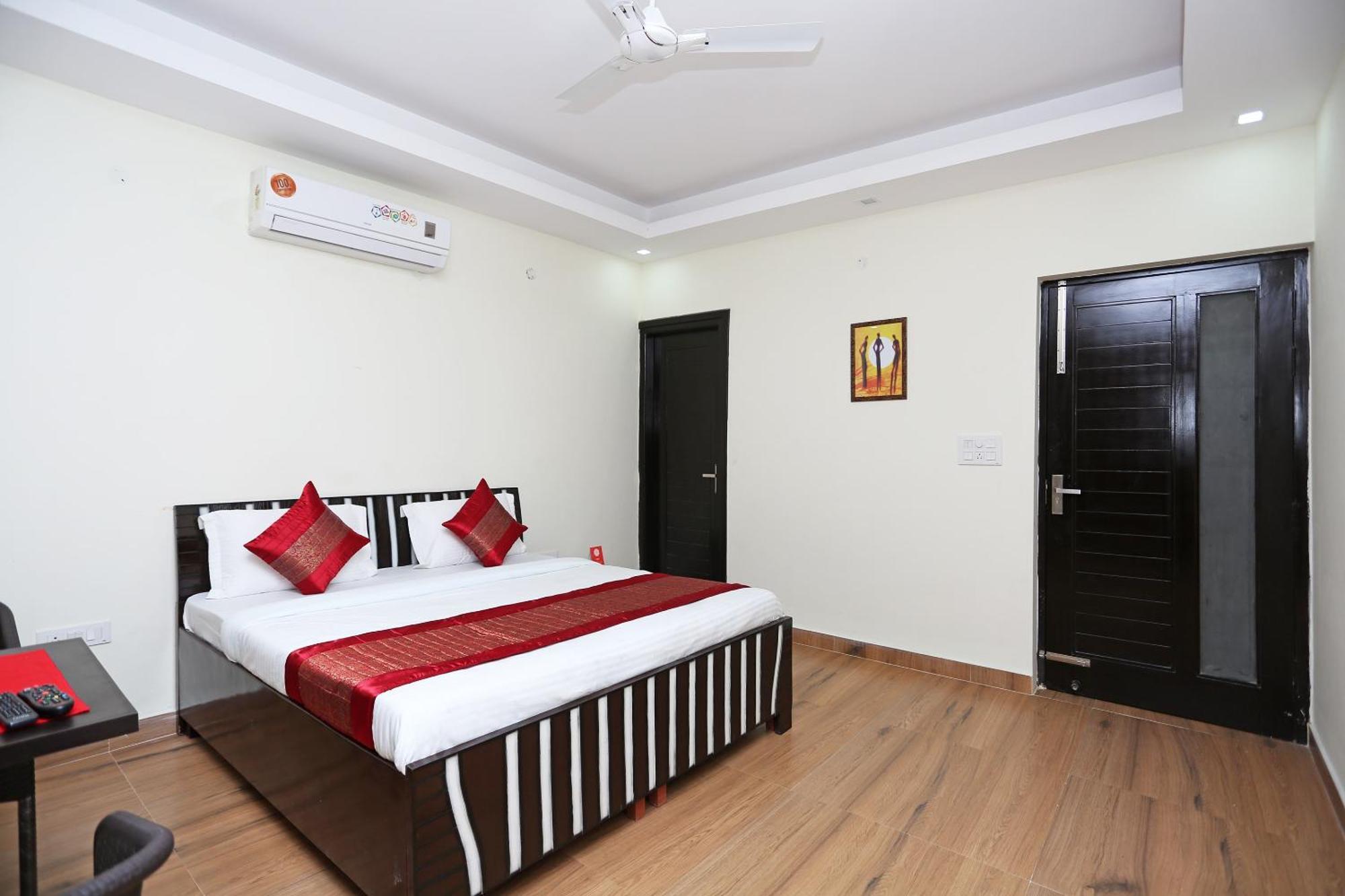 OYO 11090 Maira Homes Faridabad Exterior foto